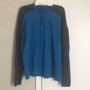 Lululemon long sleeve shirt Size L